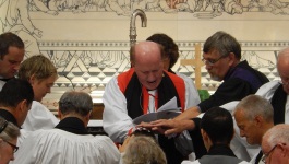 Ordination_RevIanHorner_KilmoreCathedral_7thSept2014_LayingOnOfHands